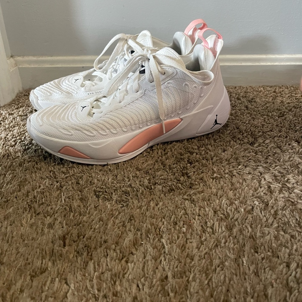 Jordan Luka basketball shoes
